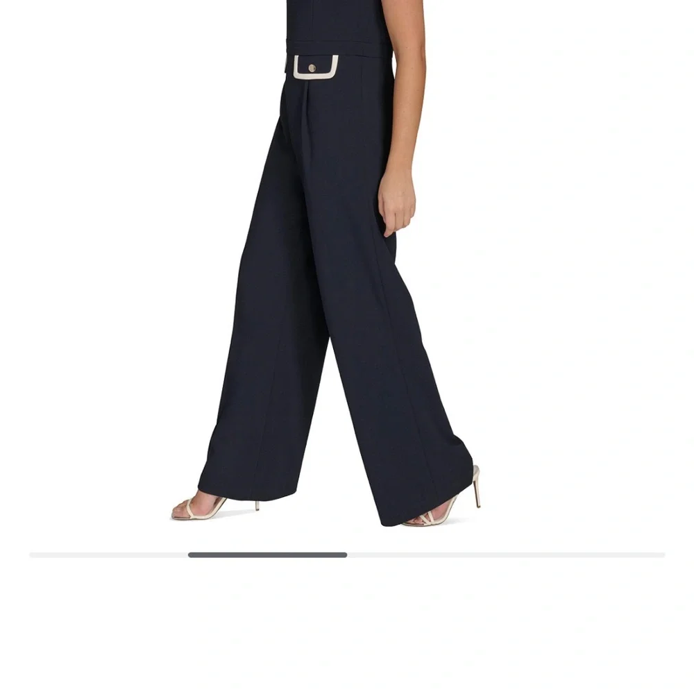 Tommy Hilfiger
Women's Collared Contrast-Trim Sleeveless Straight-Leg Jumpsuit - Picture 3 of 6
